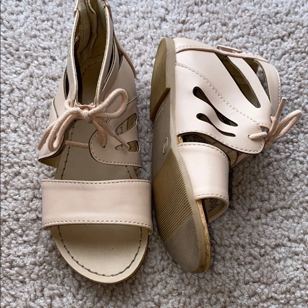 Old navy girl sandals with ties